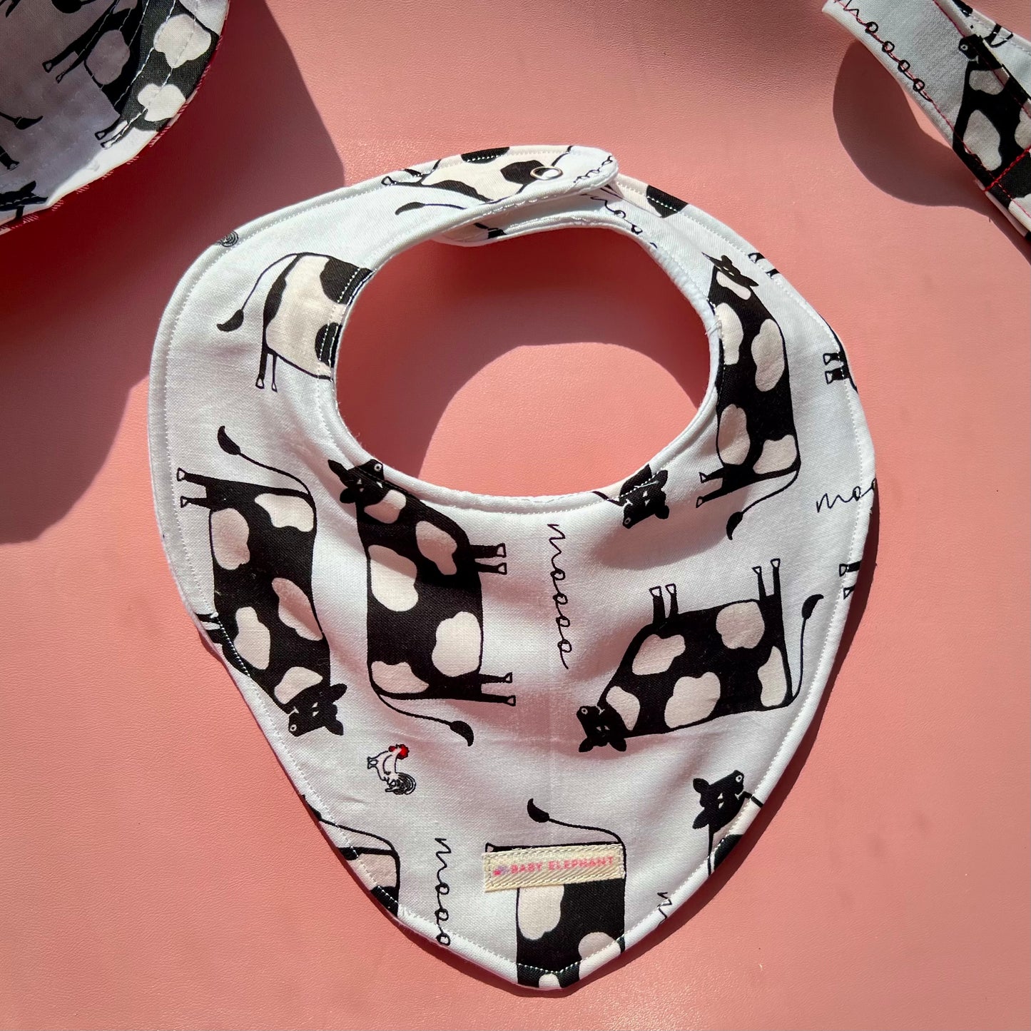 Breezy Bandana Bibs – Stylish, Comfy & Perfect for Spring! 🌿✨👶